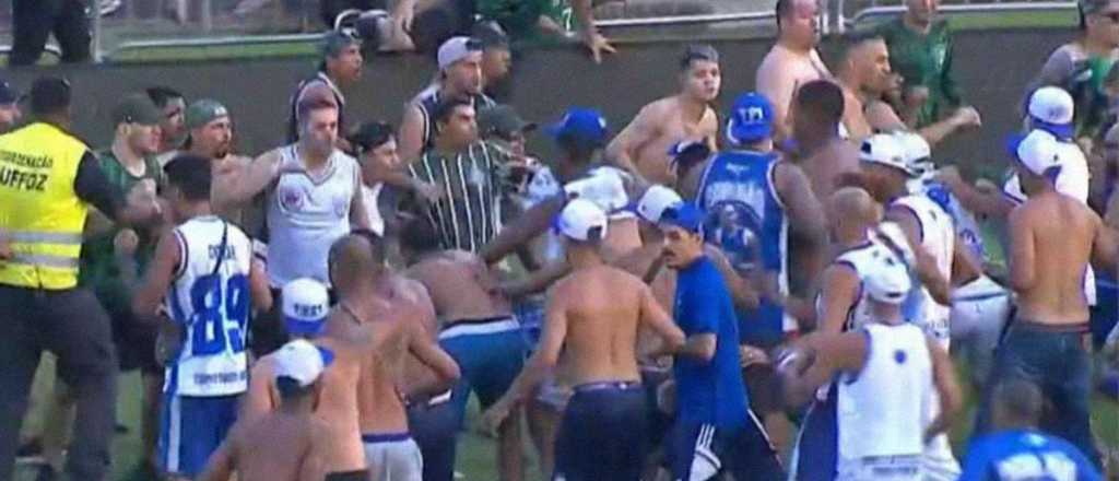Video: feroz pelea entre hinchas de Coritiba y de Cruzeiro en el Brasileirao