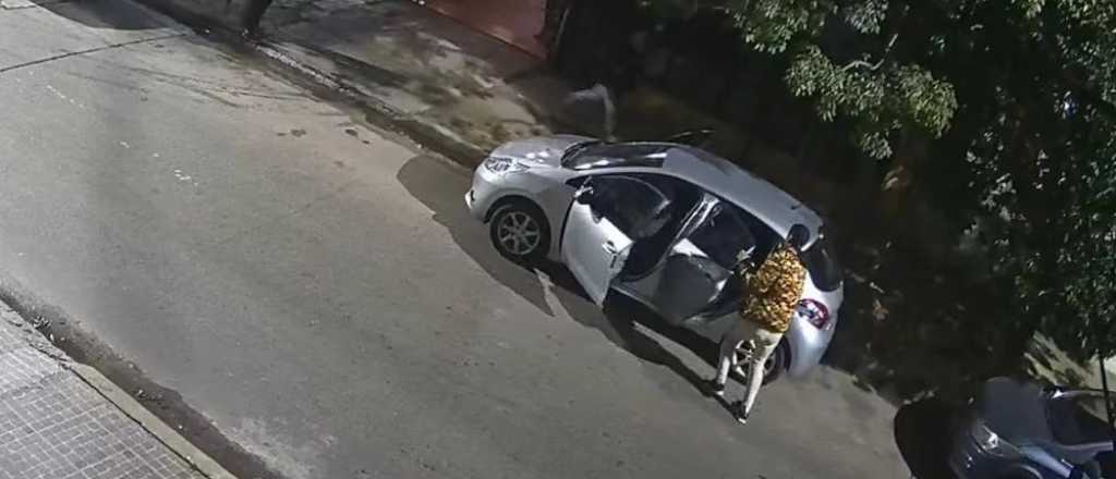 Ten&iacute;an sexo en un auto en Lavalle, los asaltaron 7 ladrones y a ella la abusaron