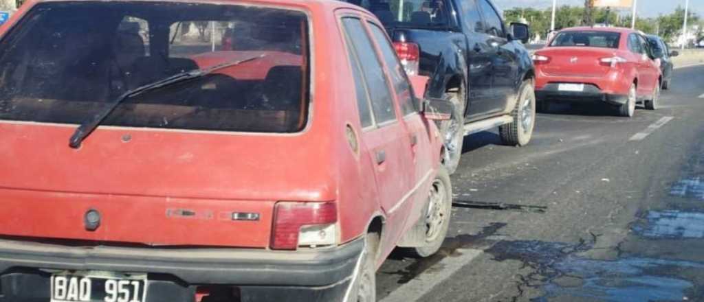 Dos choques en cadena generaron caos vehicular en los accesos al Gran Mendoza