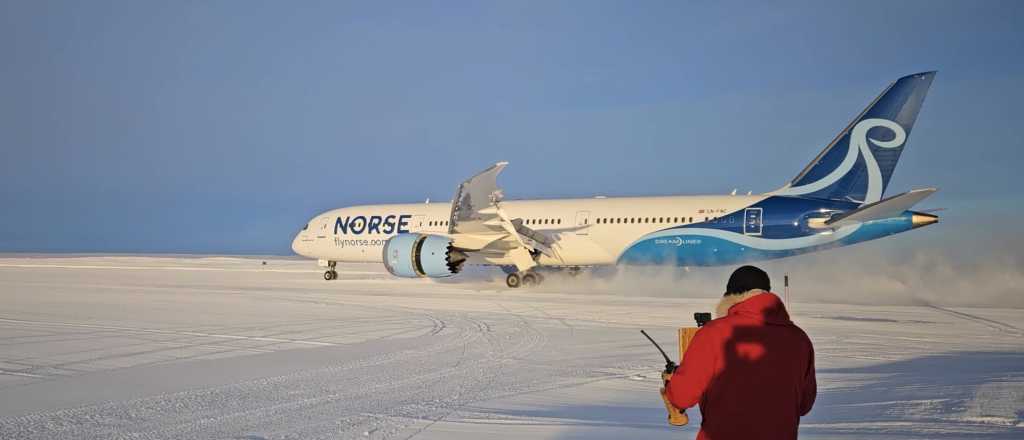 Un Boeing aterrizó en el hielo de la Antártida