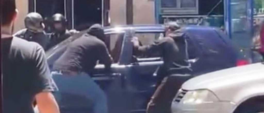 Video: violenta salidera bancaria a plena luz del d&iacute;a