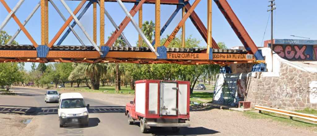 Un joven circulaba en bicicleta y fue apuñalado en Guaymallén