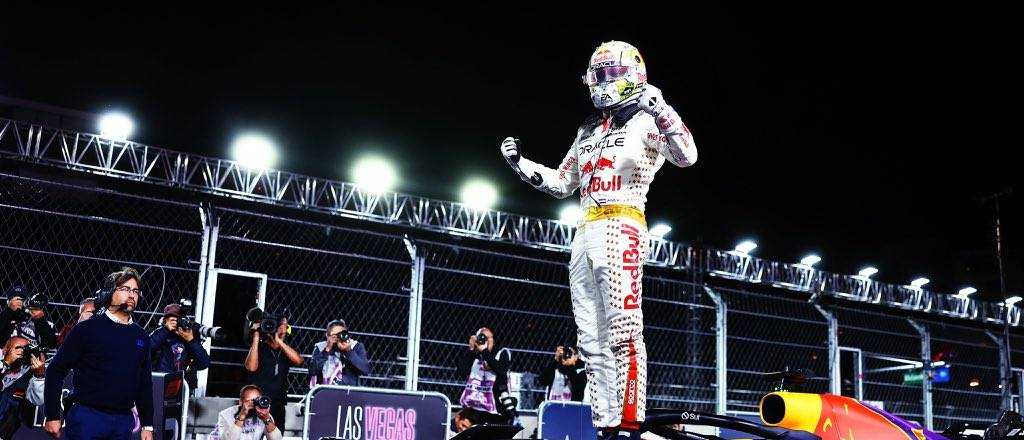 Verstappen ganó en Las Vegas y Checo Pérez aseguró el subcampeonato