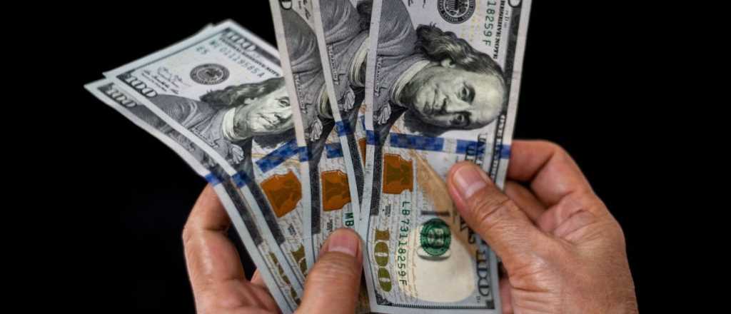 A cuánto cotiza el dólar blue en Mendoza