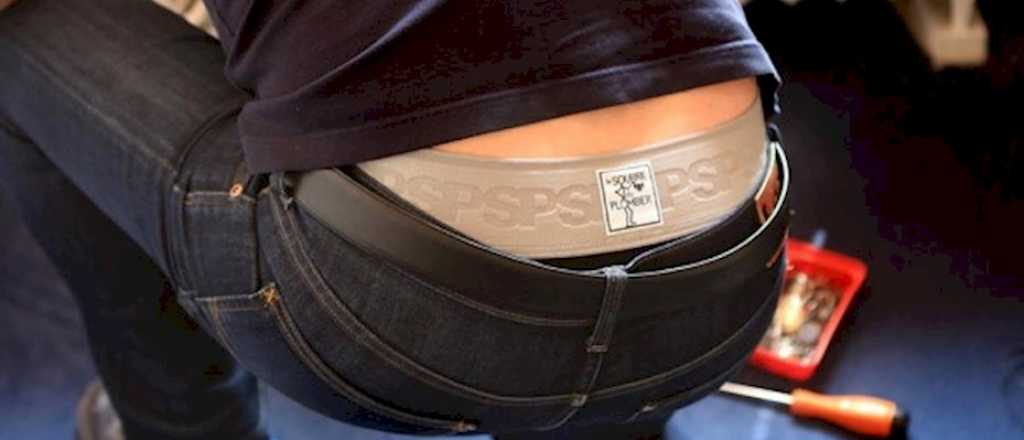 ¡Por fin! Diseñaron un calzoncillo que evita la "raya del plomero"