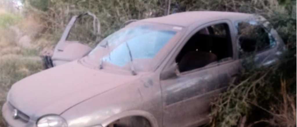 Un hombre murió al estrellar su auto contra un poste en Rivadavia