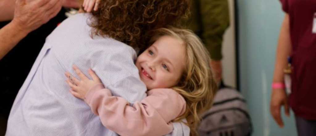 Israel&iacute;es liberados: el emocionante reencuentro con sus familias