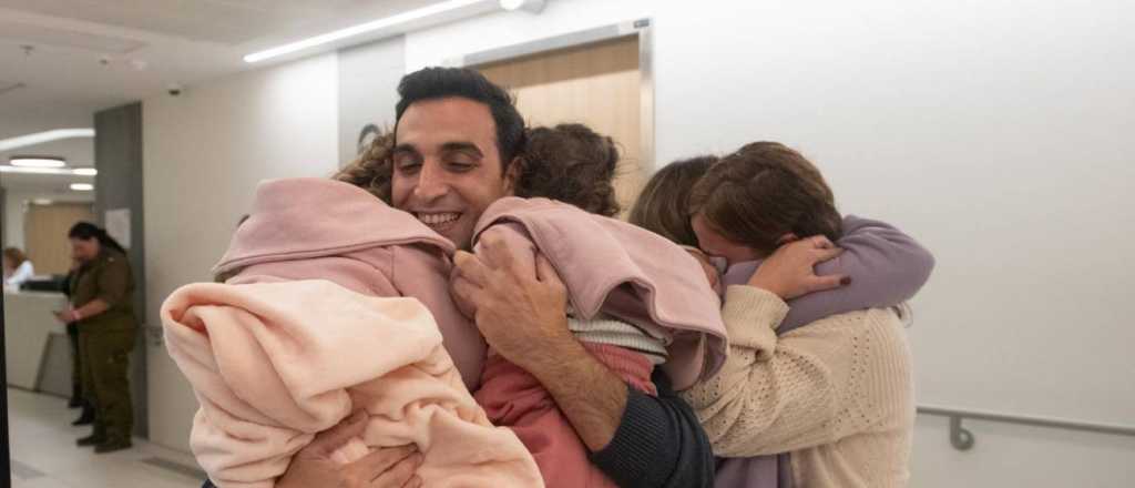 Ham&aacute;s liber&oacute; a 13 rehenes israel&iacute;es y 4 extranjeros, y sigue el intercambio acordado