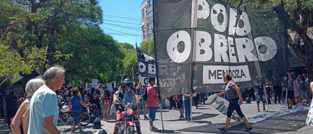 "Hijos de puta": la furia de un hombre ante la marcha del Polo Obrero en Ciudad