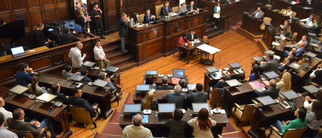 Una reconciliación en la Legislatura en la previa de San Valentín