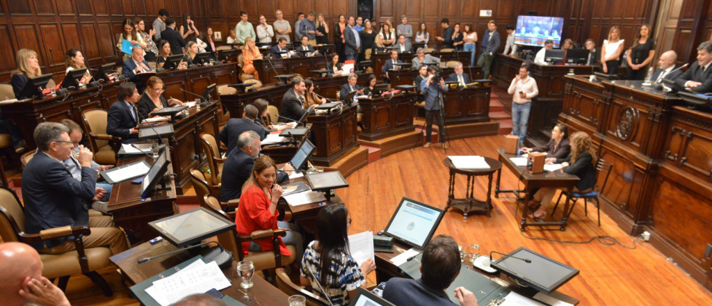 El Senado aprobó por unanimidad la Ley de Ministerios de Cornejo