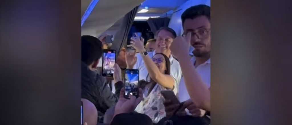 Bolsonaro lleg&oacute; a la Argentina para asistir a la asunci&oacute;n de Javier Milei