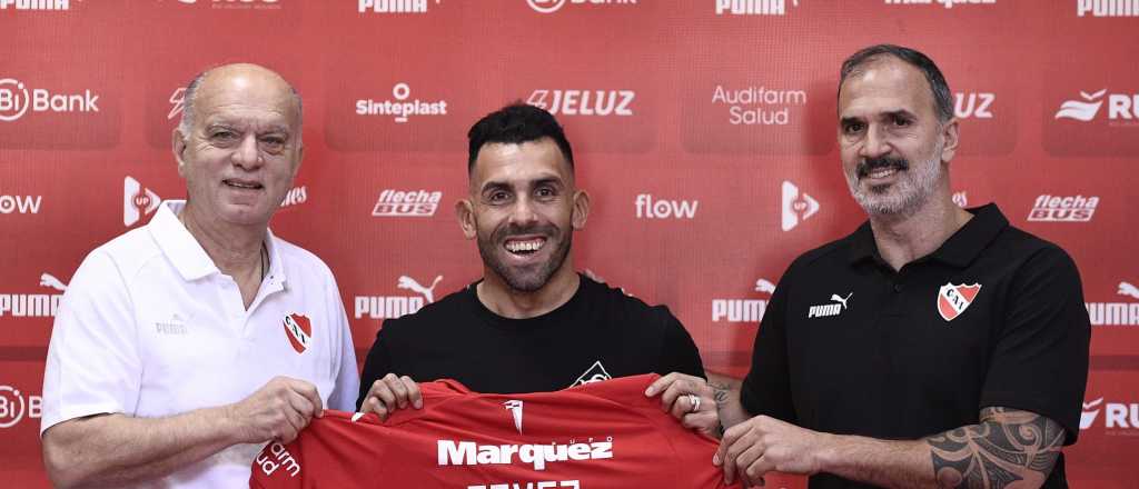 Tevez renov&oacute; en el Rojo con una contundente promesa a los hinchas