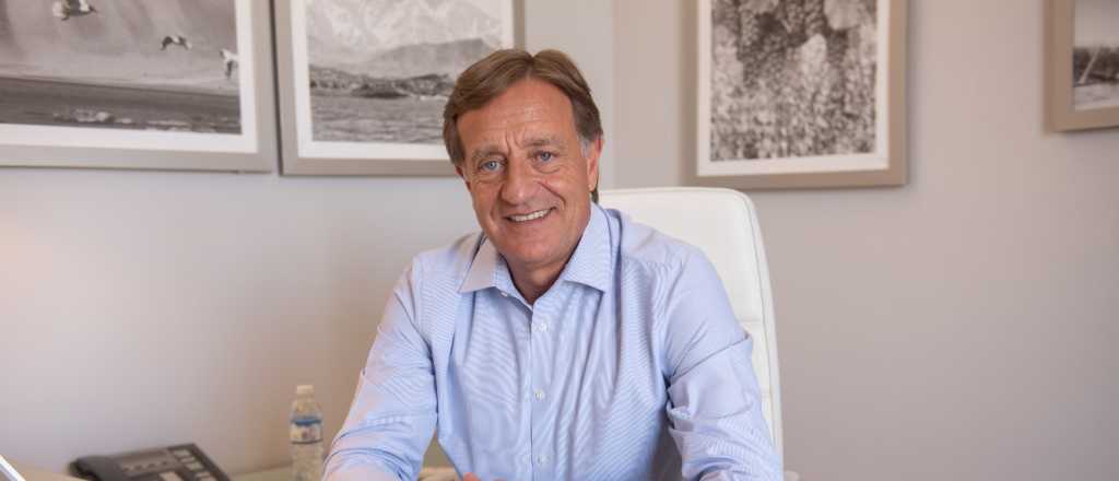 Suarez aument&oacute; el sueldo de los empleados contratados un 40%