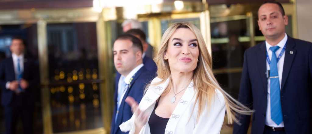 Perlita: F&aacute;tima Florez comparti&oacute; palco con los padres de Javier Milei