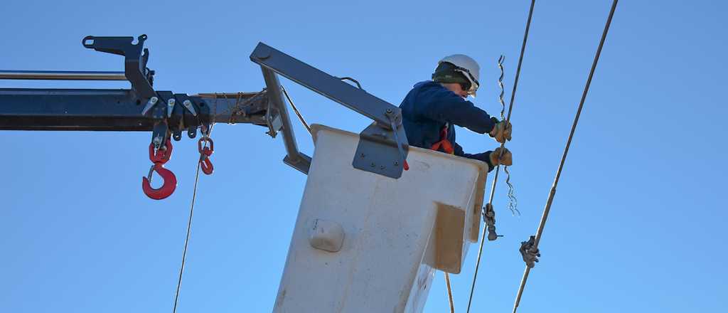 La tormenta dej&oacute; sin luz a gran parte de Luj&aacute;n y ya trabajan en la zona