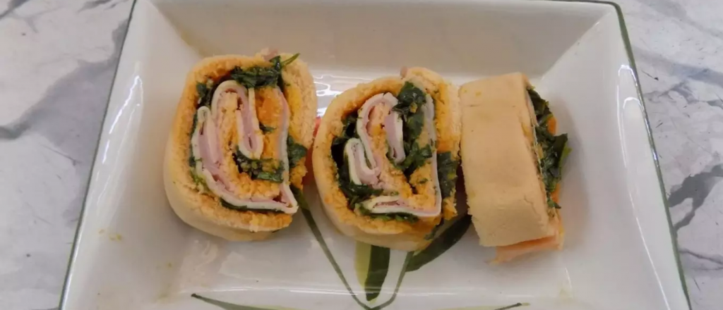 Delicias rellenas: pionono de zanahorias con r&uacute;cula, jam&oacute;n y queso