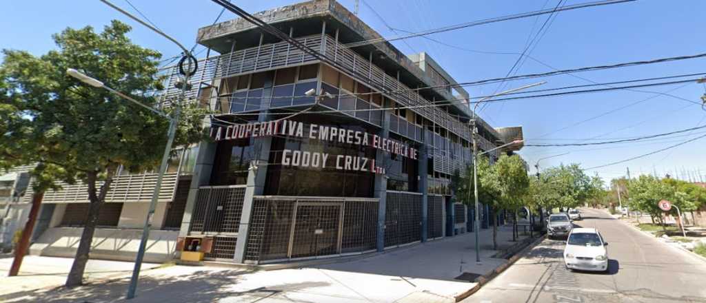 Le pusieron un transformador frente a su casa y multaron a la Cooperativa El&eacute;ctrica