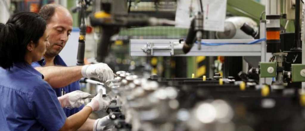 Reforma laboral: Milei amplió el "periodo de prueba" de 3 a 8 meses