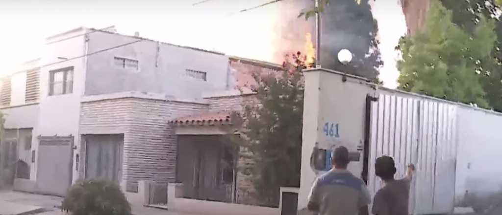 Un depósito de un taller ardió en Guaymallén
