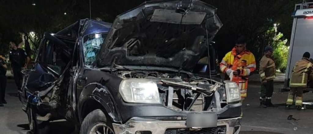 Video: un polic&iacute;a choc&oacute; contra un local  de art&iacute;culos para el hogar en Lavalle
