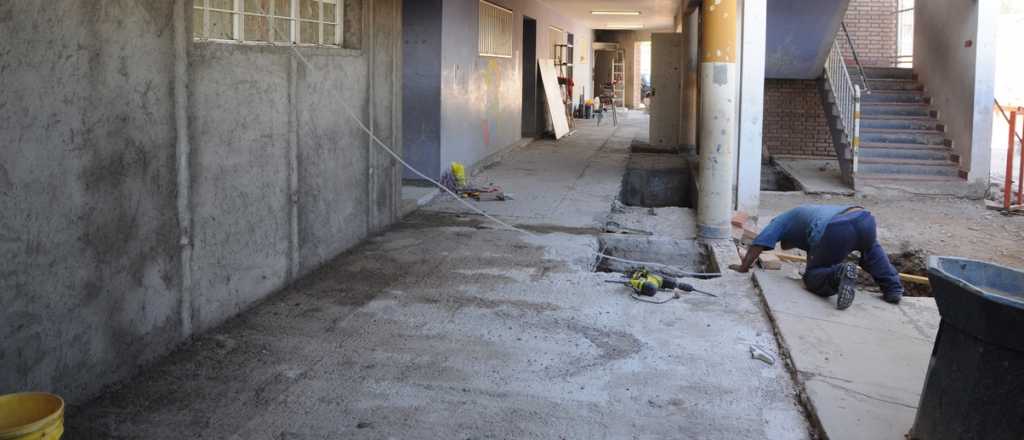 Empezaron a reparar más de 1.000 escuelas de toda Mendoza
