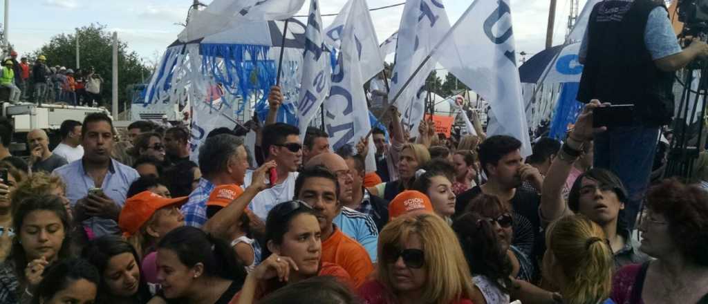 Scioli fue recibido por gremios y militancia