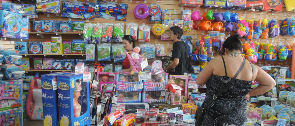 Esperando a los Reyes: comerciantes mendocinos ofrecen cuotas sin inter&eacute;s
