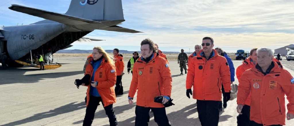 Javier Milei partió rumbo a la Base Marambio en la Antártida