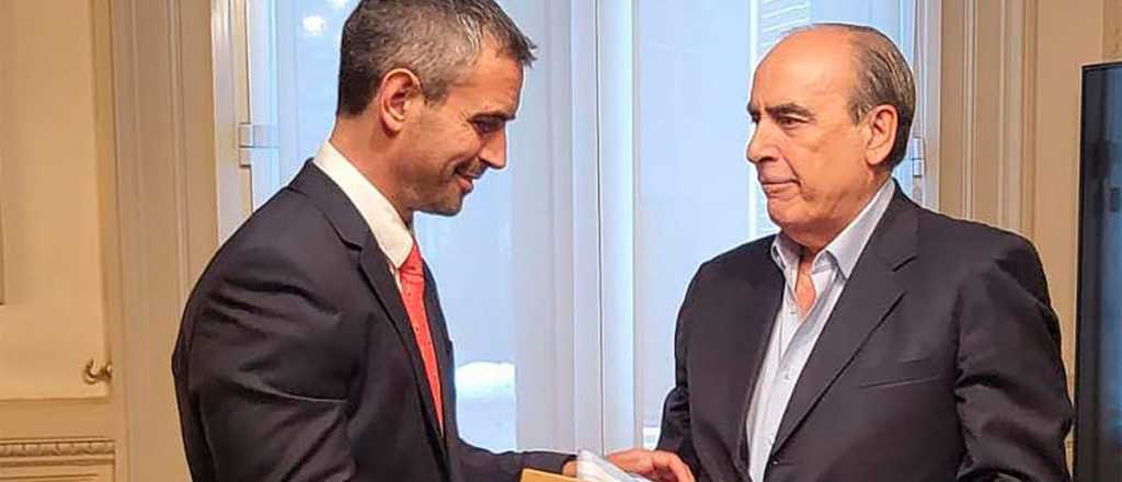 Adorni dijo que "el mercado pas&oacute; factura" por el amparo contra el DNU 