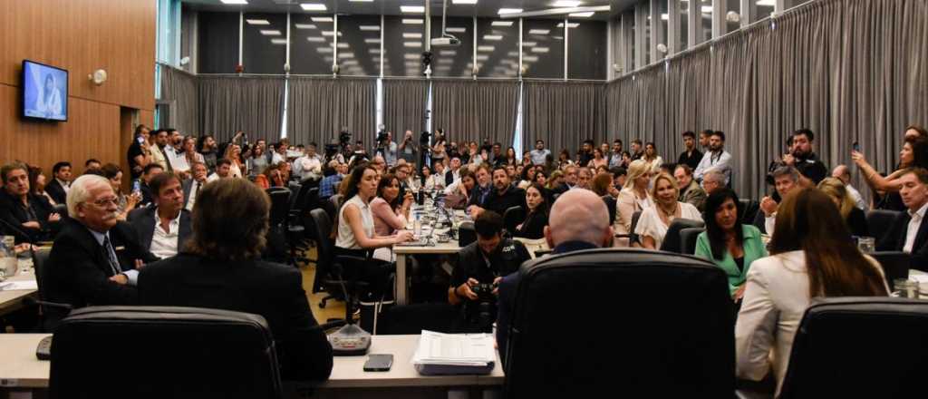 Floj&iacute;simos los que "deliberan y gobiernan" a nombre de los ciudadanos