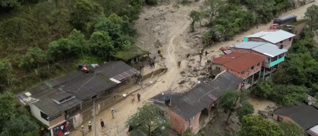 Videos: 18 muertos y decenas de heridos tras un alud en Colombia 