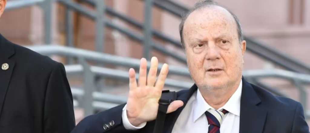 El Gobierno dice que Ferraro renunciar&aacute; "por razones personales"