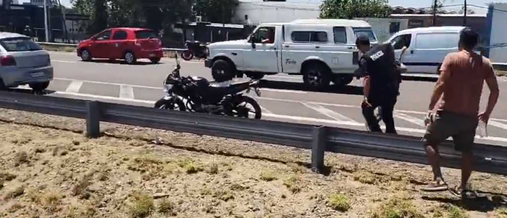 Robo, persecusi&oacute;n y choque en el Acceso Sur: un ladron casi fue linchado