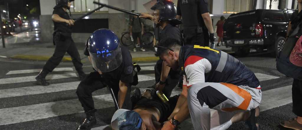 Son 13 los detenidos por los incidentes: Bullrich los denunciar&aacute;