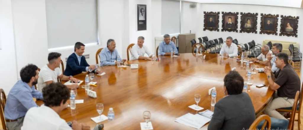 Dos mendocinos, entre los mejores del r&aacute;nking de intendentes