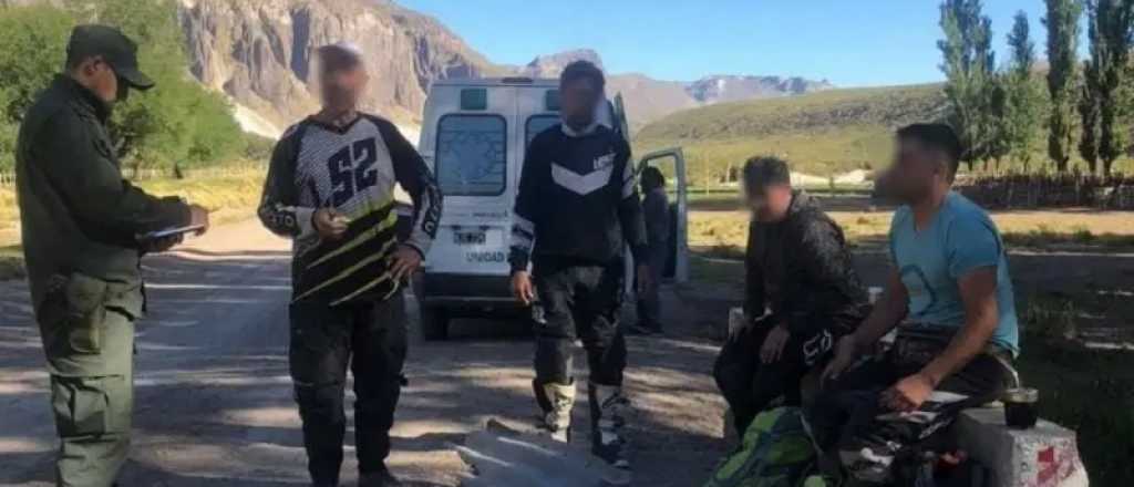 Cinco motociclistas cayeron a un precipicio en Malargüe y fueron rescatados