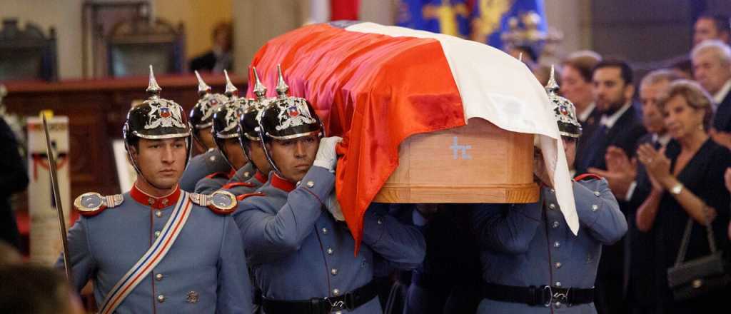Pi&ntilde;era fue despedido en un funeral de Estado luego de un masivo velorio