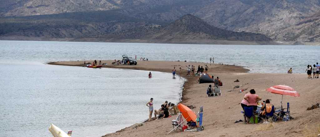 El acceso a la costa del dique Potrerillos será exclusivamente a pie