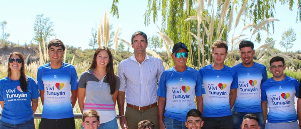 El team "Viví Tunuyán" se prepara para la Vuelta Ciclista de Mendoza