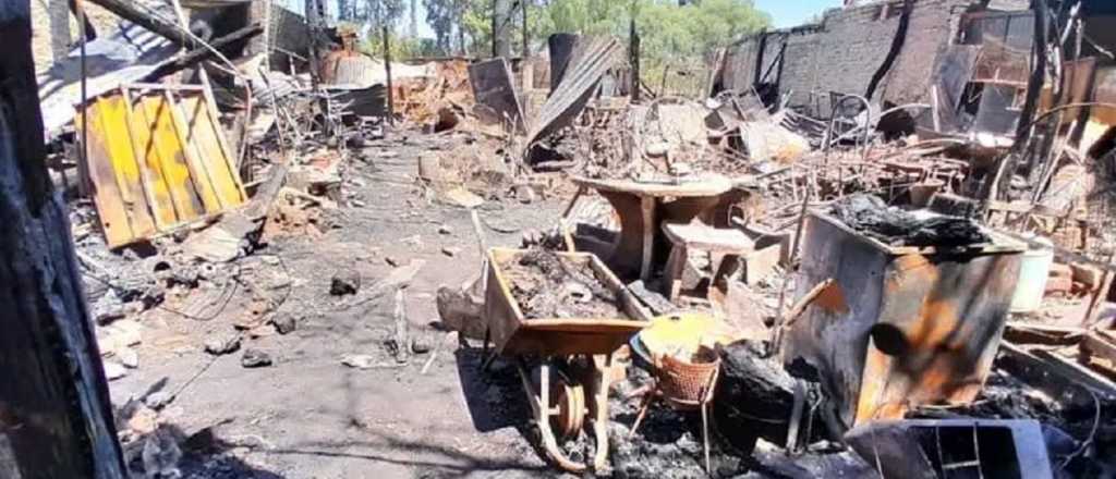 Incendio en El Algarrobal: "Unos vecinos ayudaron, otros robaron"