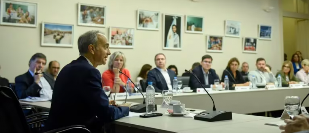 Paritaria nacional docente: el Gobierno convoc&oacute; a gremios y ministros 