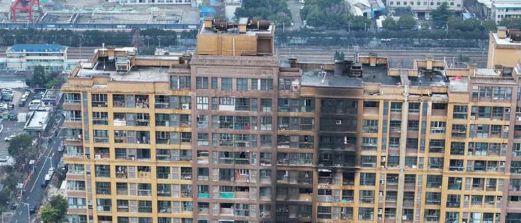 Al menos 15 muertos tras incendio en un edificio en el Este de China