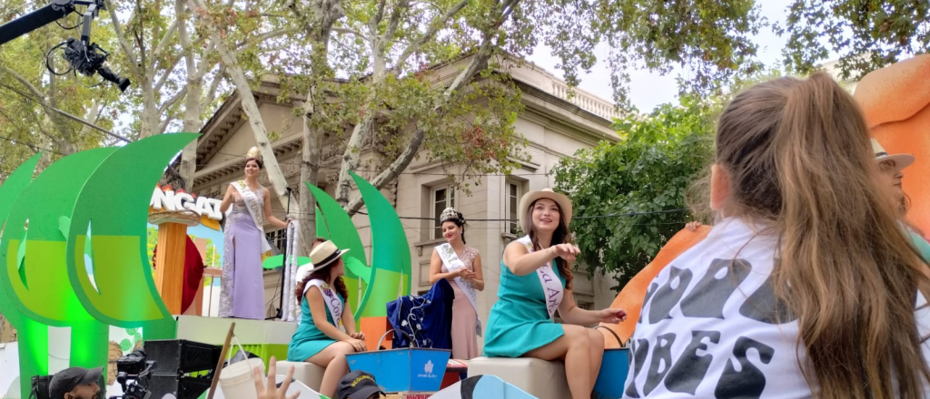 Los recorridos de V&iacute;a Blanca y Carrusel 2025, y el orden de los carros