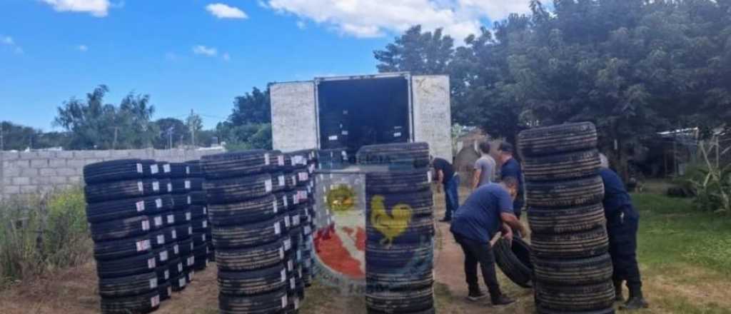 Recuperaron una millonaria carga de cubiertas robadas en Mendoza