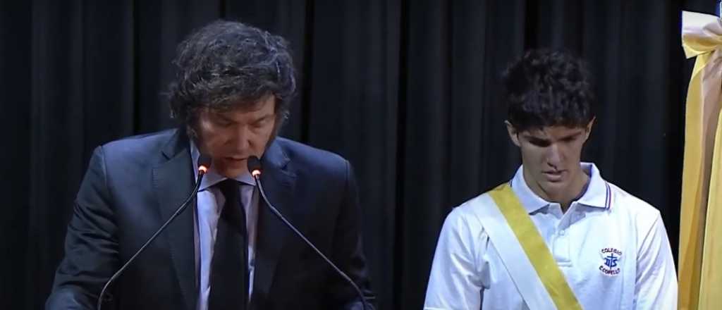 Milei est&aacute; demasiado solo a merced de gauchos malos y cantores