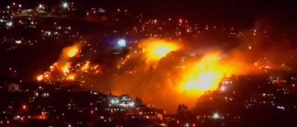 Videos: Valparaíso nuevamente afectado por incendios forestales
