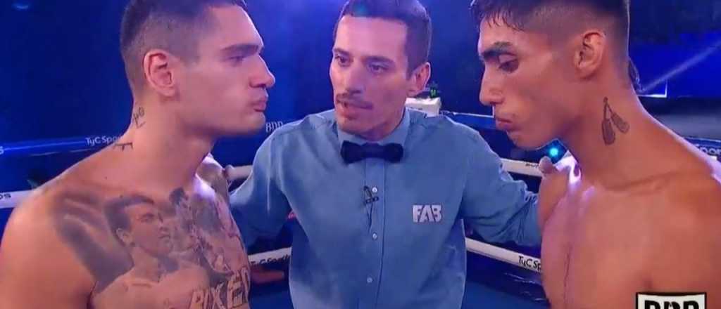 Videos: suspendieron un combate de boxeo por piñas en el ringside