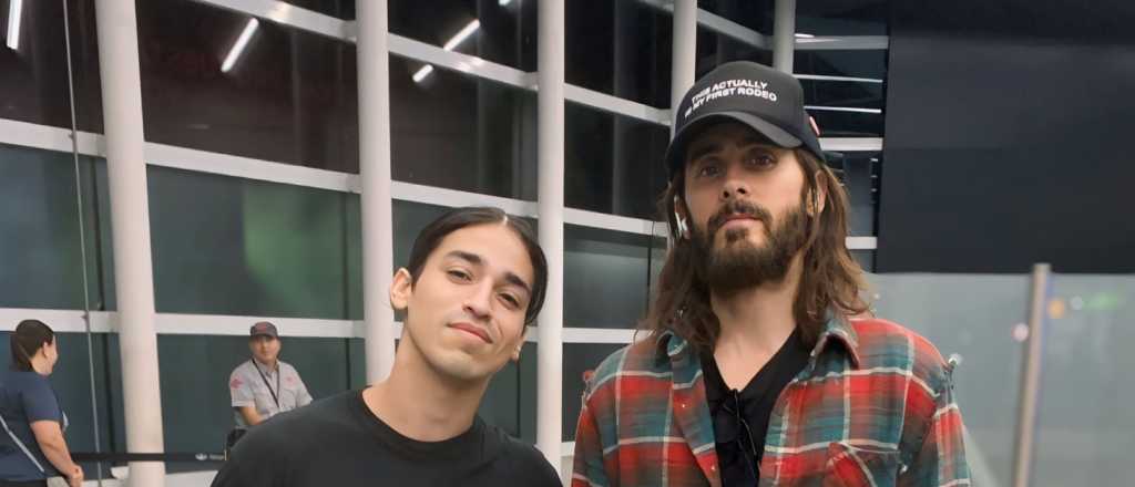 Video: Jared Leto sali&oacute; a pasear en bici y caus&oacute; furor en Buenos Aires