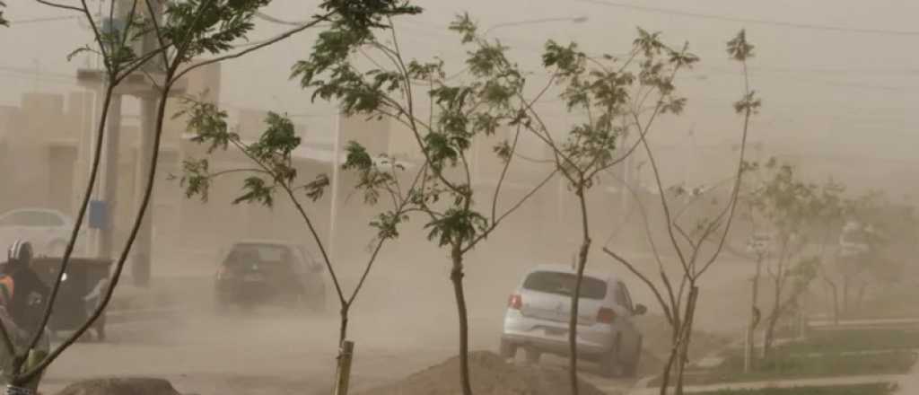 Jueves muy ventoso y caluroso. ¿hasta qué hora correrá el Zonda?